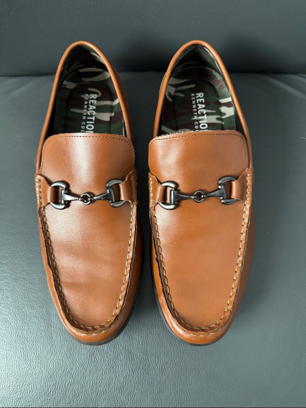 Kenneth Cole Reaction Men’s Tan Leather Bit Slip-On Loafers camo sole